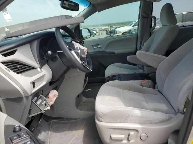 2017 Toyota Sienna LE