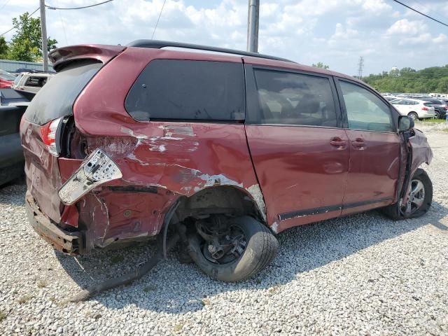 2011 Toyota Sienna LE