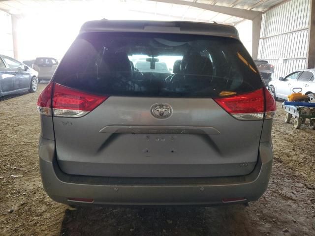 2013 Toyota Sienna XLE