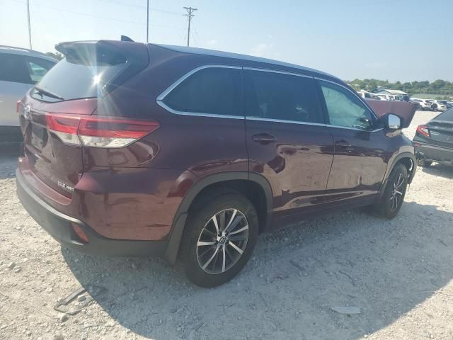 2017 Toyota Highlander SE