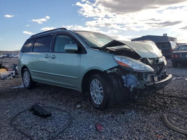 2010 Toyota Sienna XLE