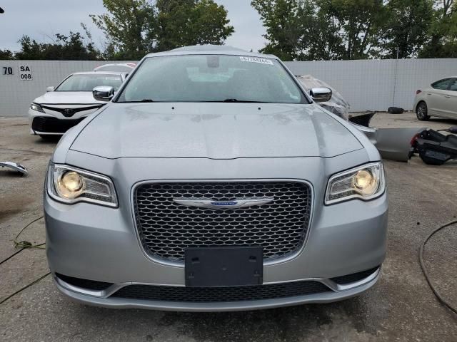 2019 Chrysler 300 Touring