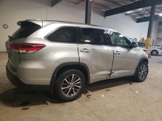 2017 Toyota Highlander SE