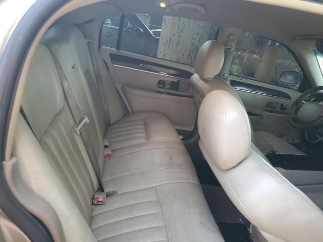 2005 Lincoln Town Car Signature