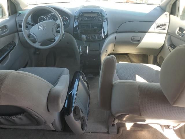 2005 Toyota Sienna CE