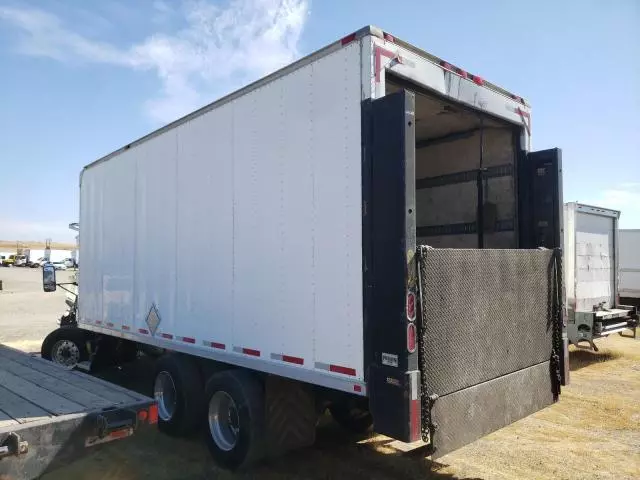 2011 Kenworth Construction T370