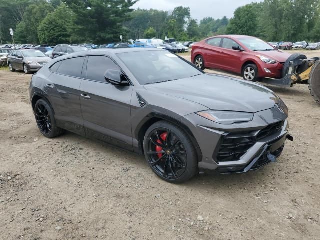 2022 Lamborghini Urus