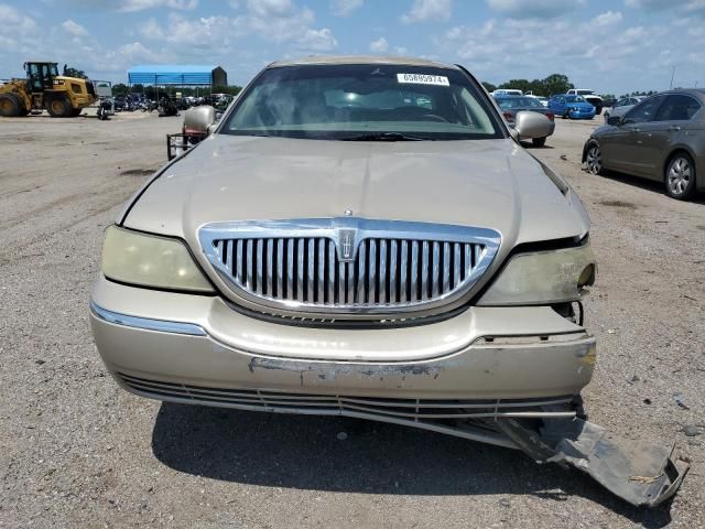 2005 Lincoln Town Car Signature