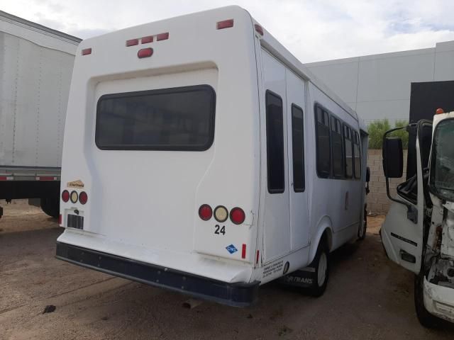 2009 Ford Econoline E450 Super Duty Cutaway Van