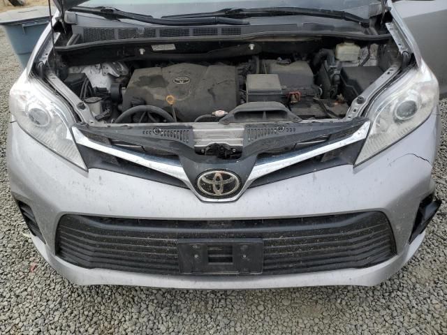 2018 Toyota Sienna LE