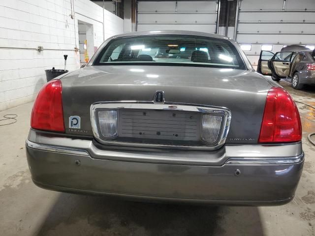 2004 Lincoln Town Car Ultimate