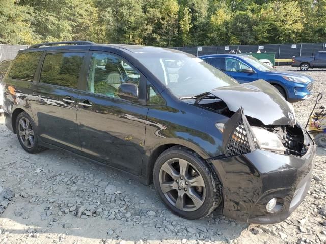 2017 Toyota Sienna SE