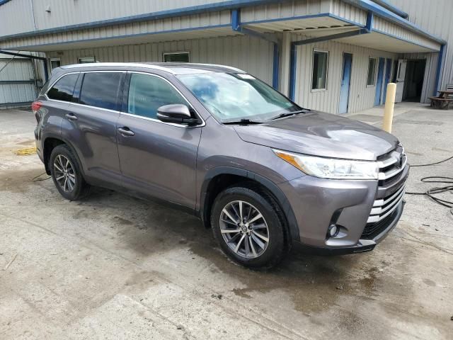 2019 Toyota Highlander SE