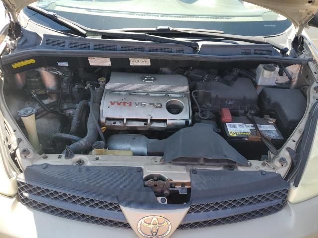 2004 Toyota Sienna CE