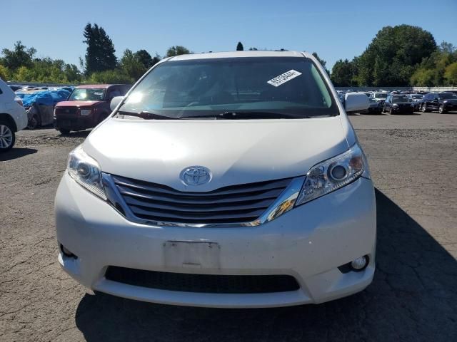 2017 Toyota Sienna XLE