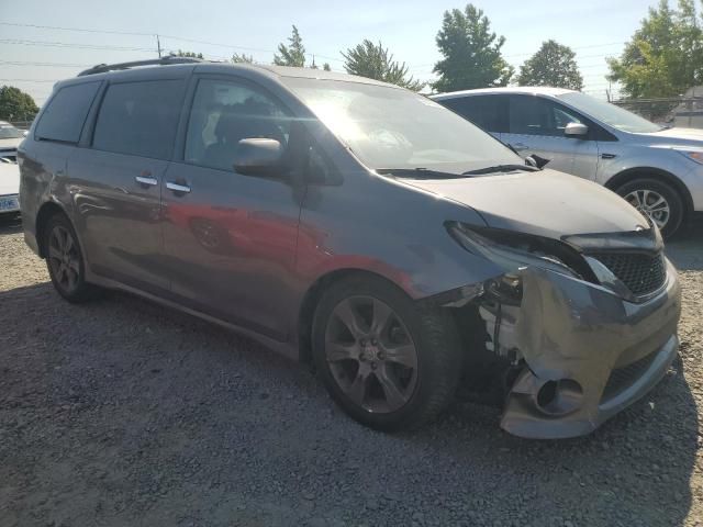 2015 Toyota Sienna Sport