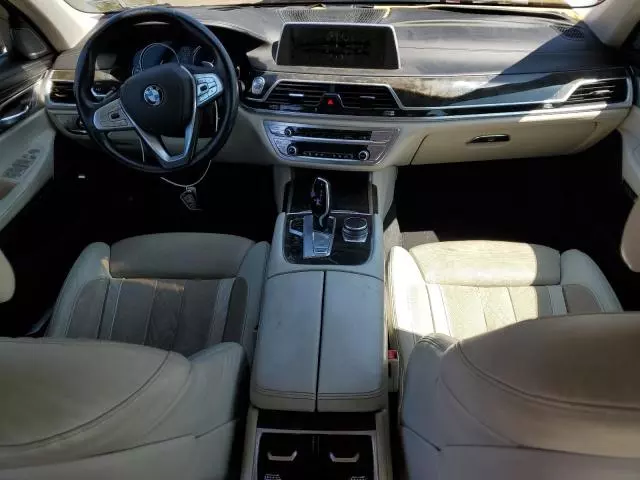 2016 BMW 750 XI