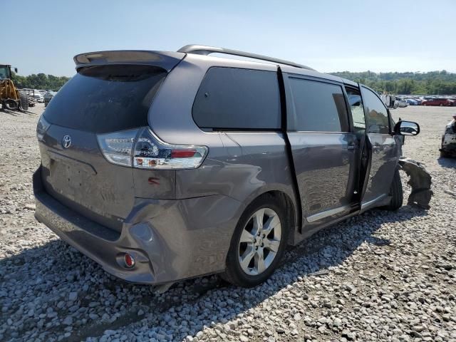 2011 Toyota Sienna Sport