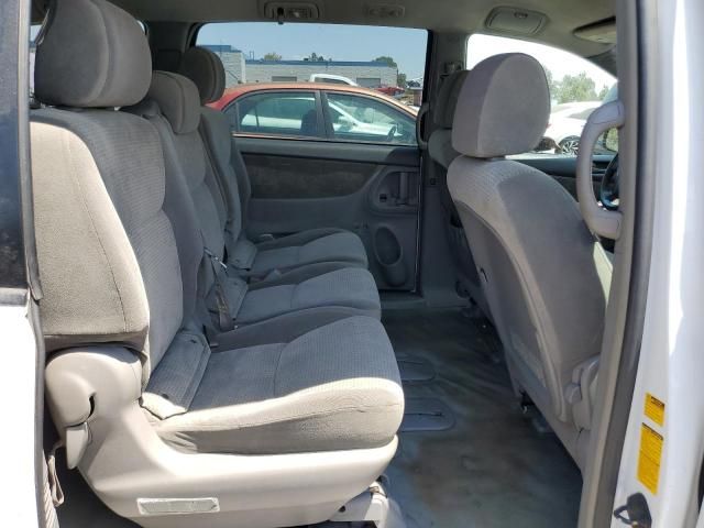 2008 Toyota Sienna CE