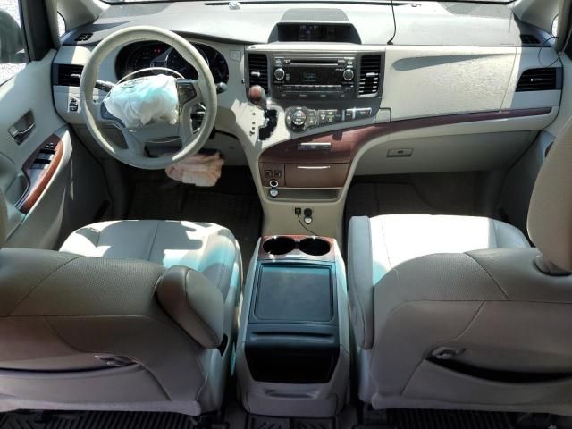 2013 Toyota Sienna XLE