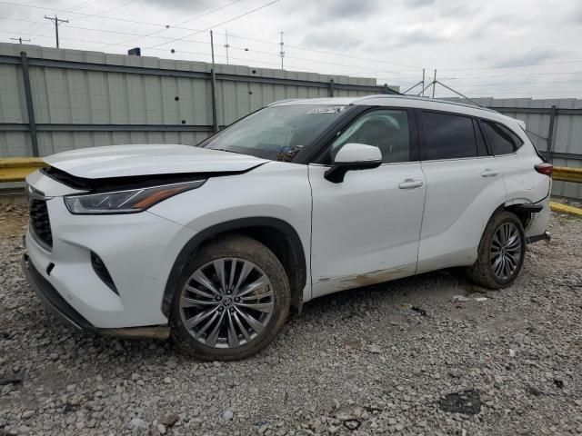 2022 Toyota Highlander Hybrid Platinum