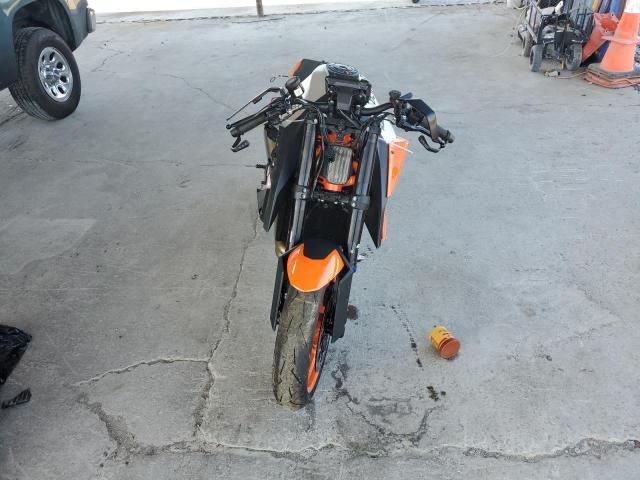 2023 KTM 1290 Super Duke R