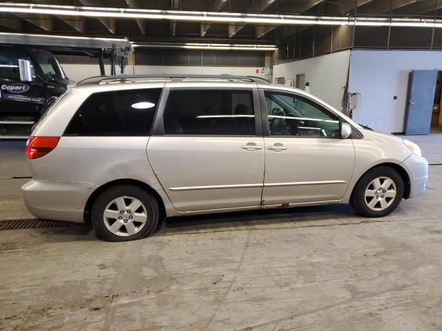 2004 Toyota Sienna XLE