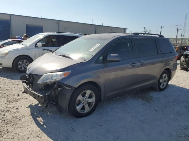 2017 Toyota Sienna LE