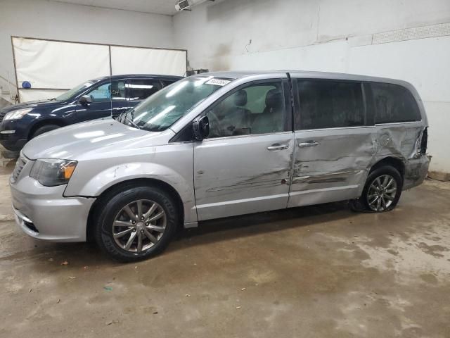 2015 Chrysler Town & Country S