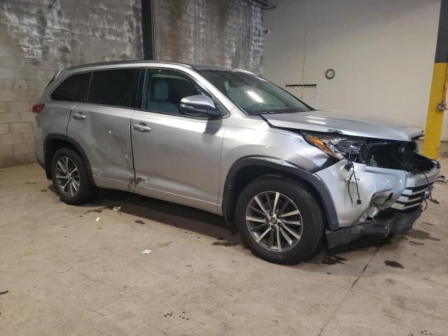 2017 Toyota Highlander SE