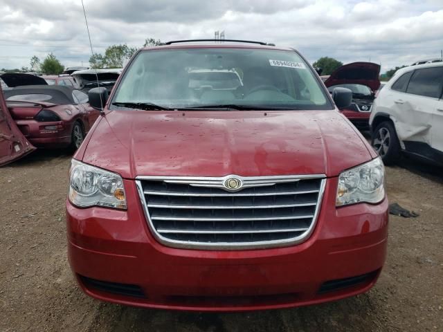 2010 Chrysler Town & Country LX