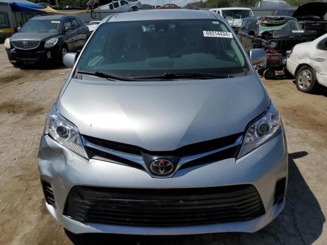 2019 Toyota Sienna LE