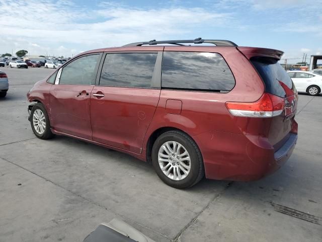 2013 Toyota Sienna XLE