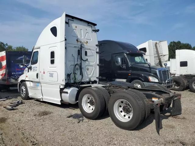 2014 Freightliner Cascadia 125