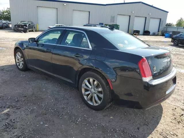 2017 Chrysler 300 Limited