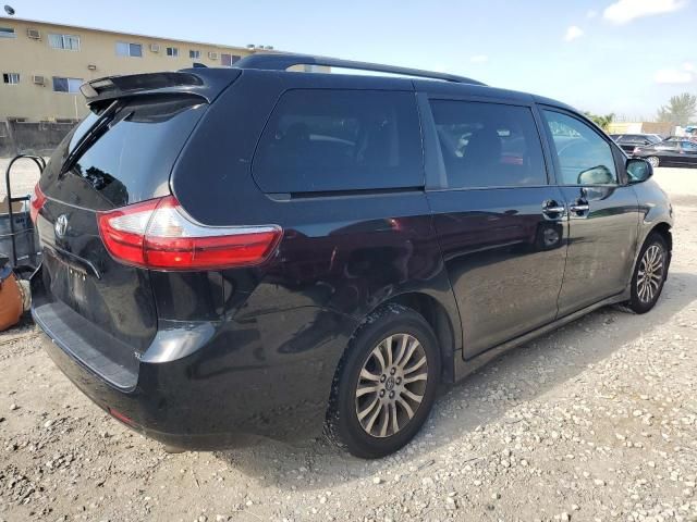 2018 Toyota Sienna XLE