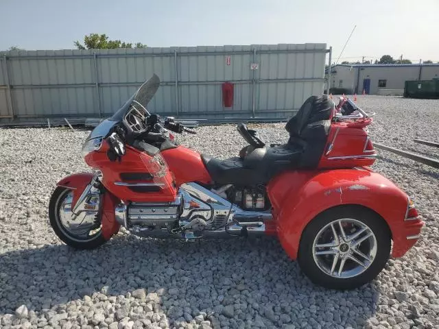 2004 Honda GL1800