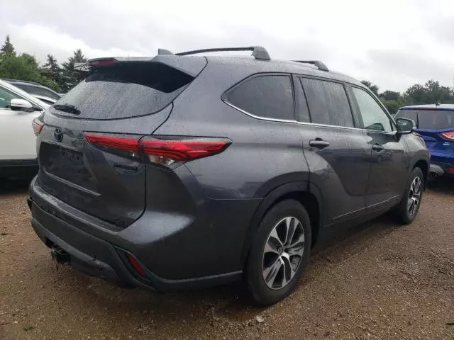 2023 Toyota Highlander Hybrid XLE