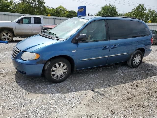 2005 Chrysler Town & Country Touring