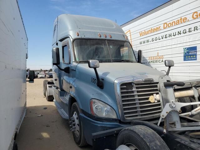 2013 Freightliner Cascadia 125