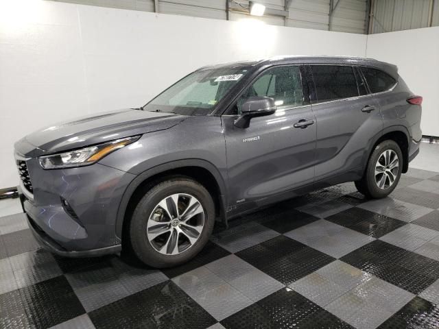 2020 Toyota Highlander Hybrid XLE