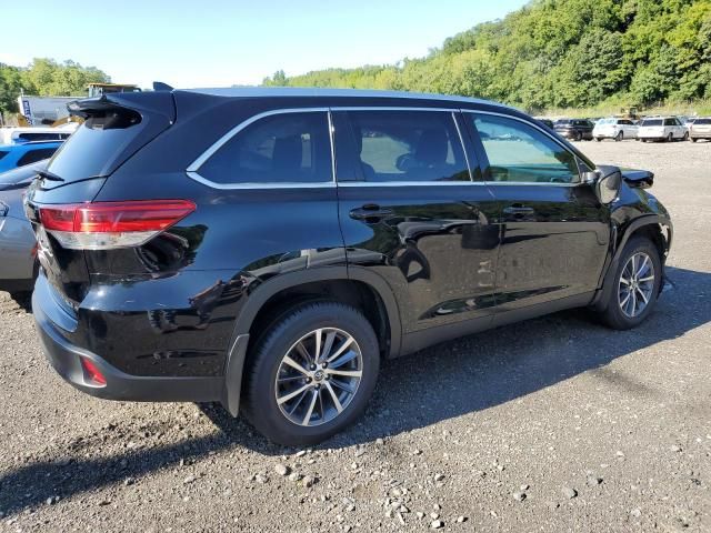 2019 Toyota Highlander SE