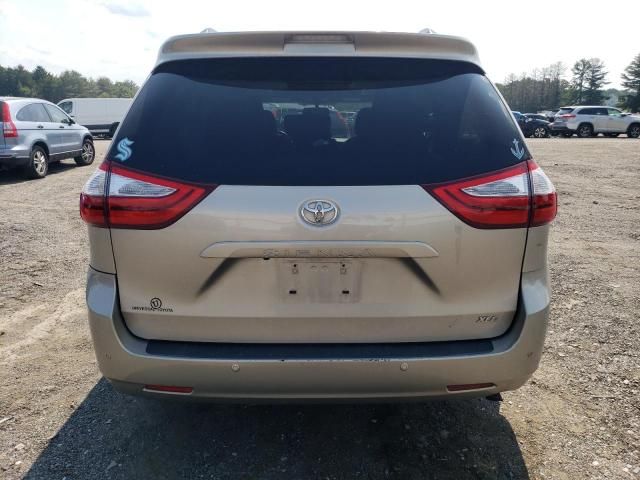 2016 Toyota Sienna XLE