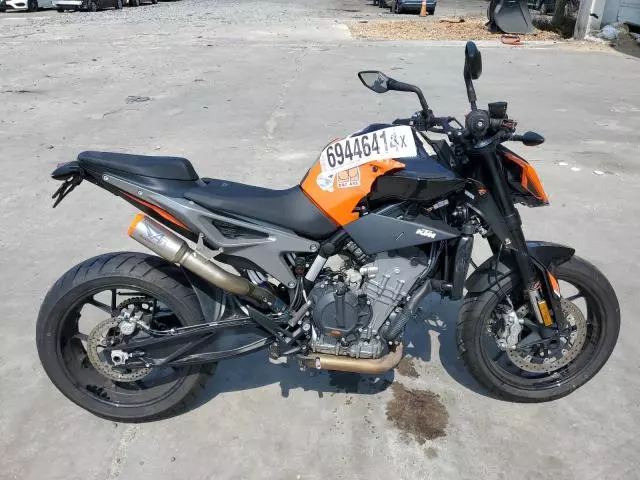 2023 KTM 790 Duke