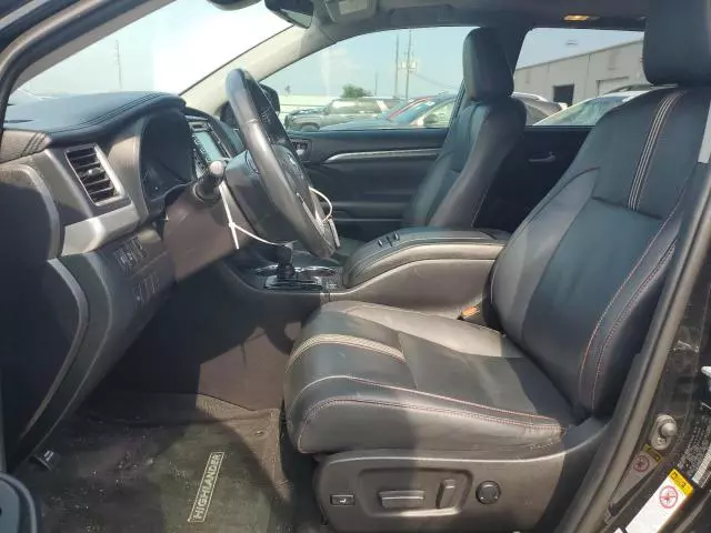 2019 Toyota Highlander SE