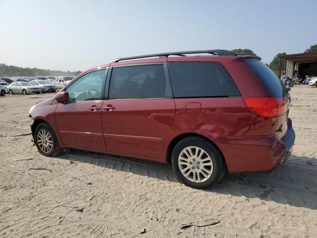 2010 Toyota Sienna XLE