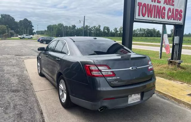 2015 Ford Taurus SE