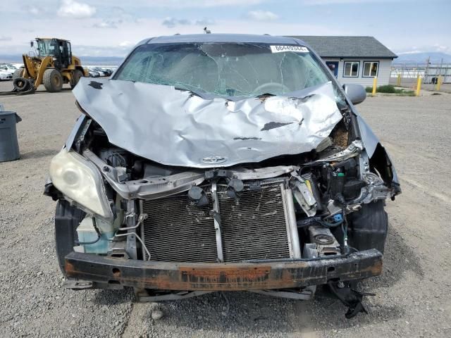 2013 Toyota Sienna LE