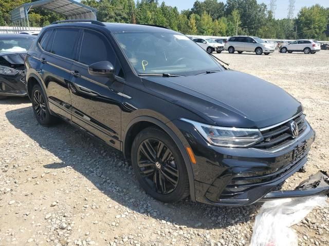 2022 Volkswagen Tiguan SE R-LINE Black