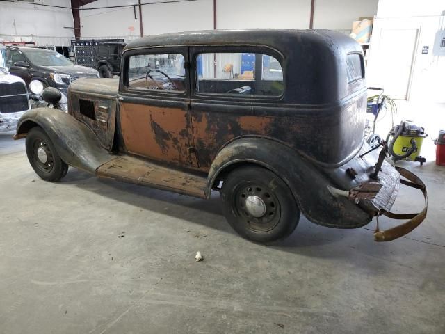 1934 Plymouth Sedan